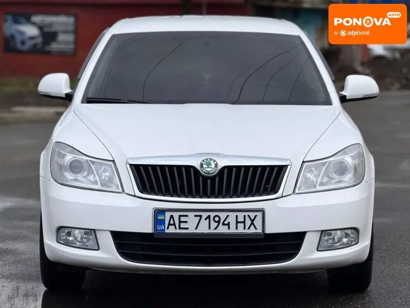 Skoda Octavia, 2011 г., Бензин, 220 тыс. км, Седан, Белый, Днепр (Днепропетровск) AT-10407239 фото