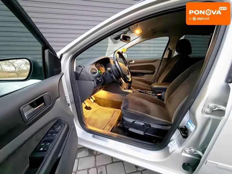 Ford Focus, 2005 р., Бензин, 210 тис. км, Універсал, Сірий, Кам'янське (Дніпродзержинськ) AT-10405304 фото