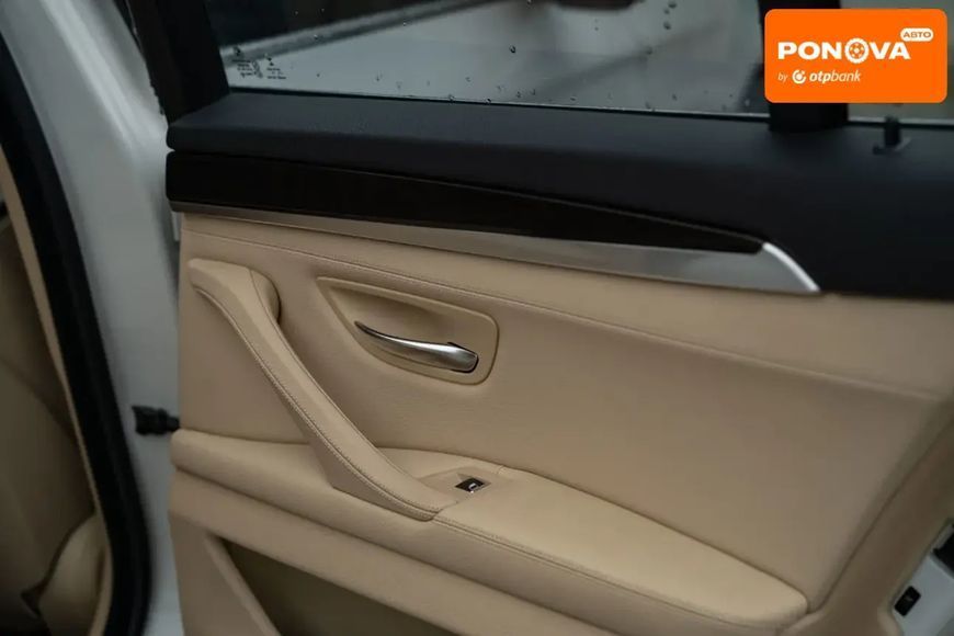 BMW 5 Series, 2014 р., Бензин, 134 тис. км, Седан, Білий, Чернівці AT-10405325 фото