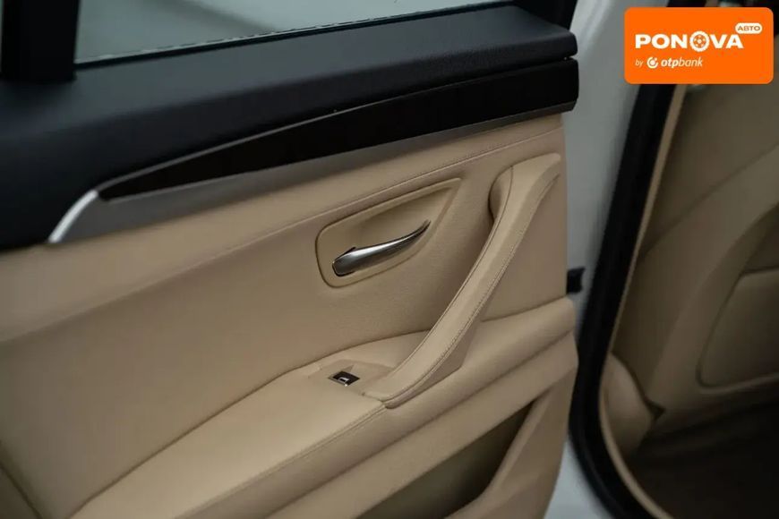 BMW 5 Series, 2014 р., Бензин, 134 тис. км, Седан, Білий, Чернівці AT-10405325 фото