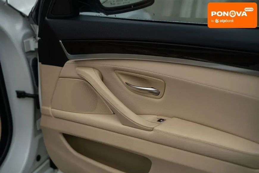 BMW 5 Series, 2014 р., Бензин, 134 тис. км, Седан, Білий, Чернівці AT-10405325 фото