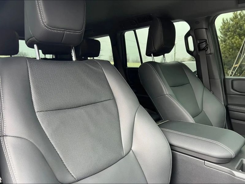 Toyota Land Cruiser Prado, 2025 г., Бензин, 2 тыс. км, Внедорожник / Кроссовер, Чорный, Днепр (Днепропетровск) AT-10410734 фото