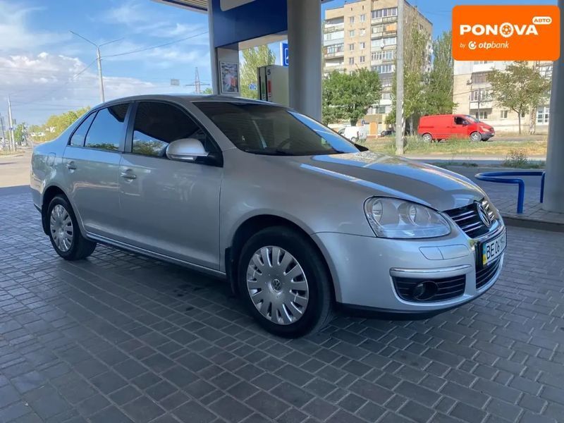 Volkswagen Jetta, 2009 г., Бензин, 129 тыс. км, Седан, Серый, Николаев AT-10403302 фото