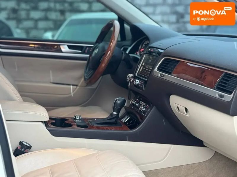 Volkswagen Touareg, 2010 г., Бензин, 134 тыс. км, Внедорожник / Кроссовер, Белый, Днепр (Днепропетровск) AT-10407107 фото