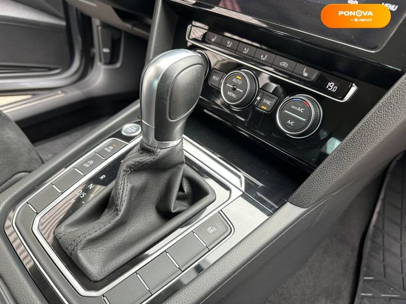 Volkswagen Passat, 2019, Бензин, 2 л., 99 тис. км, Седан, Сірий, Київ 43257 фото