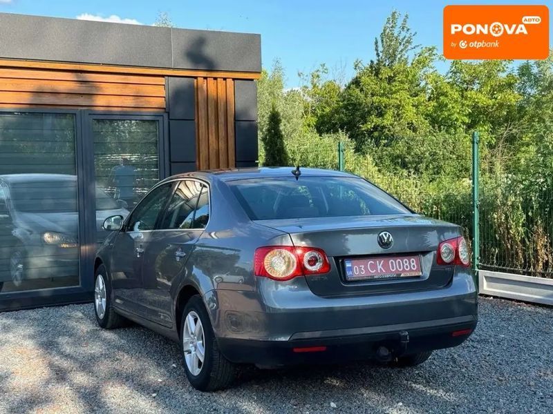 Volkswagen Jetta, 2006 р., Бензин, 219 тис. км, Седан, Сірий, Дрогобич AT-10401480 фото