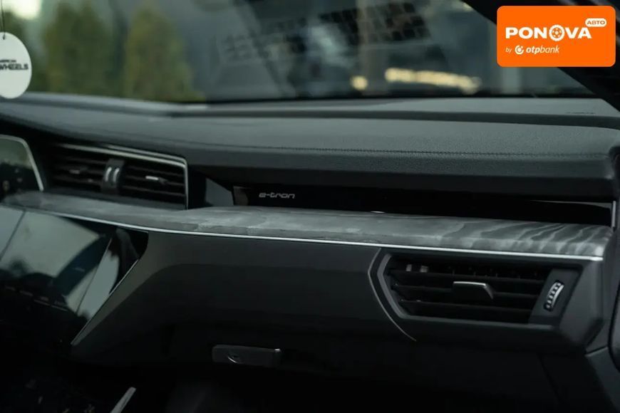 Audi Q8 Sportback e-tron, 2023 р., Електро, 19 тис. км, Позашляховик / Кросовер, Сірий, Чернівці AT-10406263 фото