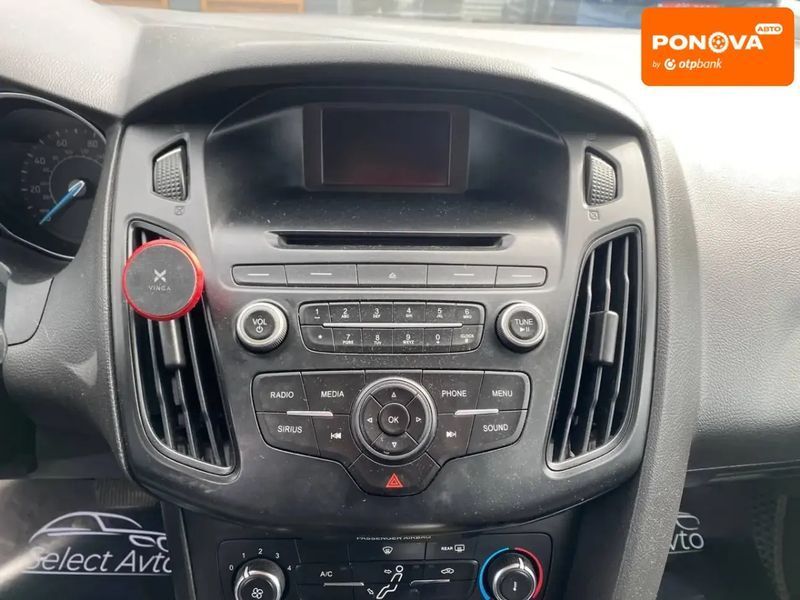 Ford Focus, 2016 р., Бензин, 208 тис. км, Седан, Сірий, Львів AT-10400585 фото