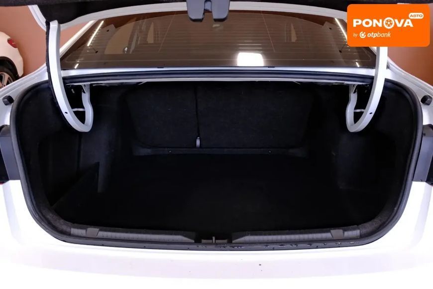 Volkswagen e-Bora, 2019 р., Електро, 106 тис. км, Седан, Білий, Одеса AT-10418486 фото