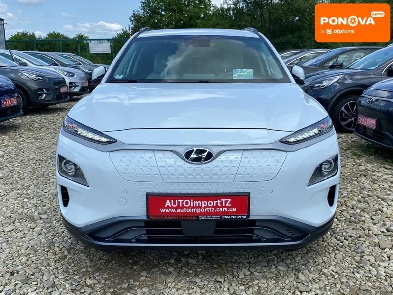 Hyundai Kona, 2020 г., Електро, 115 тыс. км, Внедорожник / Кроссовер, Белый, Сопошин AT-10400063 фото