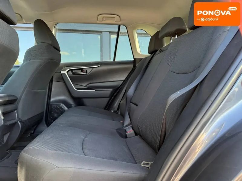Toyota RAV4, 2021 г., Бензин, 56 тыс. км, Внедорожник / Кроссовер, Серый, Ровно AT-10416244 фото