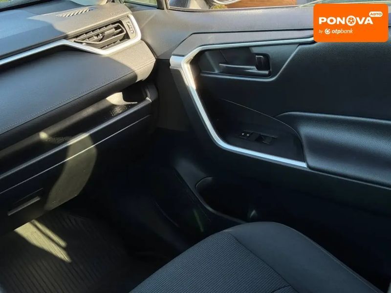 Toyota RAV4, 2021 г., Бензин, 56 тыс. км, Внедорожник / Кроссовер, Серый, Ровно AT-10416244 фото