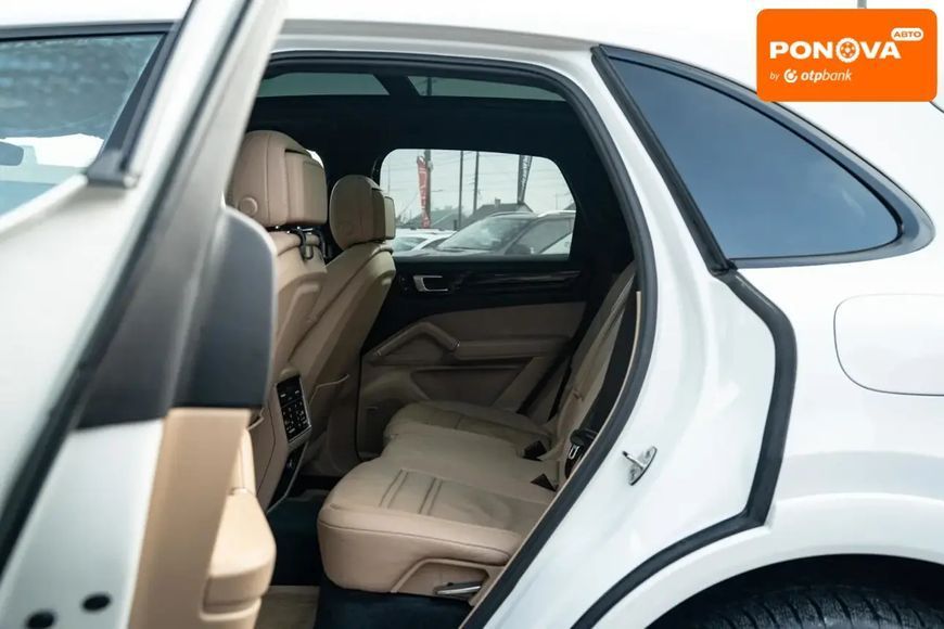 Porsche Cayenne, 2019 р., Гібрид (PHEV), 60 тис. км, Позашляховик / Кросовер, Білий, Чернівці AT-10406175 фото