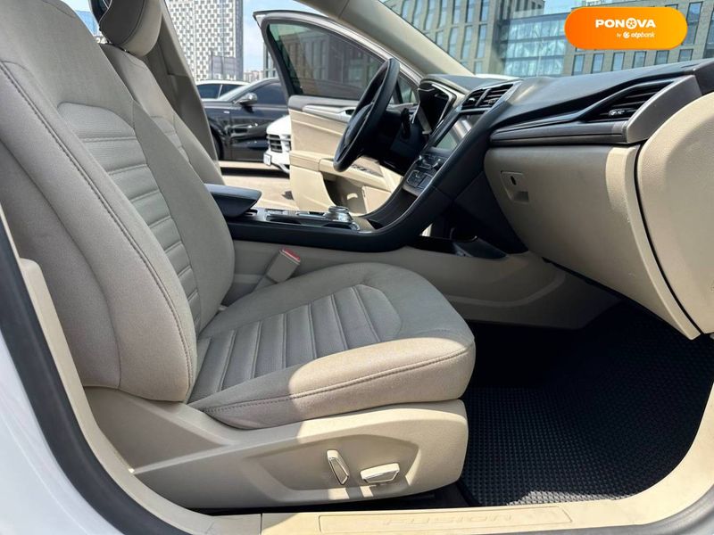 Ford Fusion, 2019, Гібрид (MHEV), 2 л., 77 тис. км, Седан, Білий, Київ 107580 фото