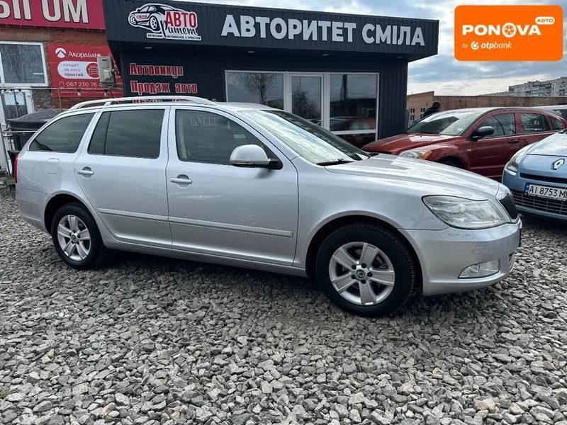 Skoda Octavia, 2010 р., Бензин, 271 тис. км, Універсал, Сірий, Сміла AT-10415312 фото