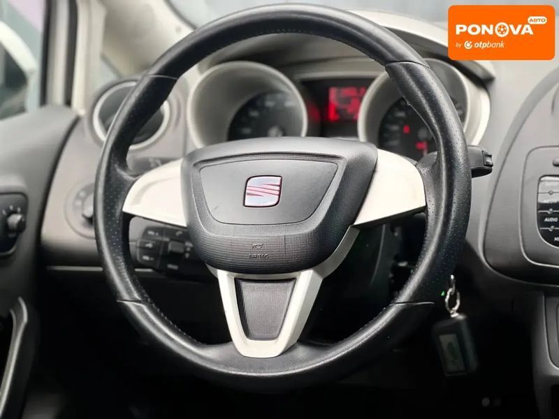 SEAT Ibiza, 2012 г., Бензин, 84 тыс. км, Хетчбек, Белый, Николаев AT-10415017 фото