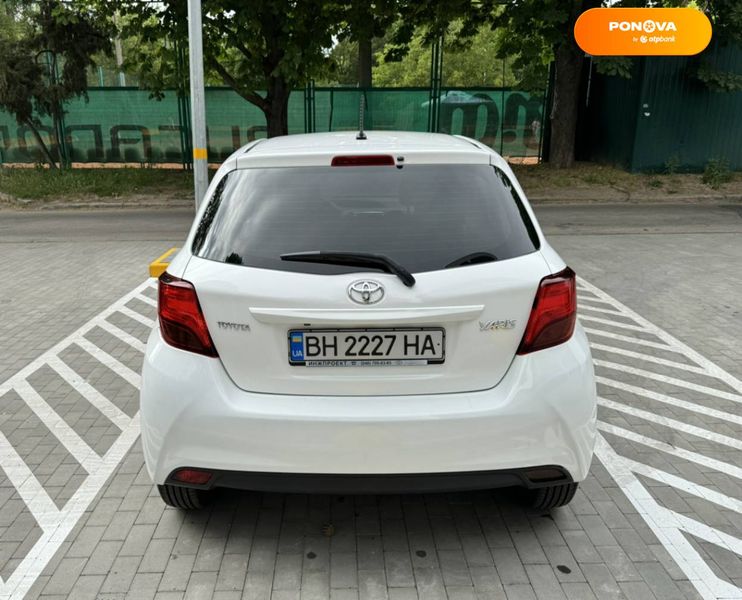 Toyota Yaris, 2015, Бензин, 1.33 л., 72 тис. км, Хетчбек, Білий, Одеса Cars-Pr-54082 фото