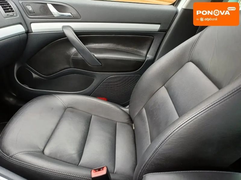 Skoda Octavia, 2011 р., Бензин, 215 тис. км, Універсал, Сірий, Дубно AT-10402613 фото
