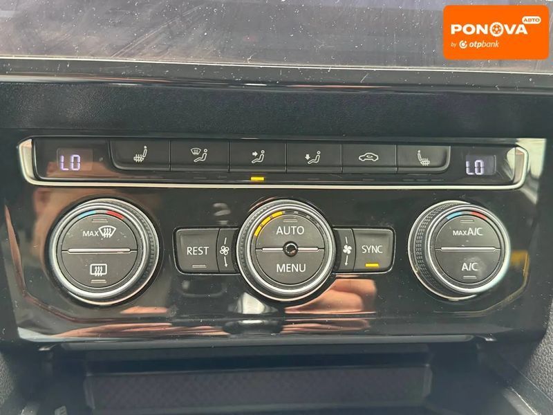Volkswagen Passat, 2019 р., Дизель, 247 тис. км, Універсал, Київ AT-10417991 фото