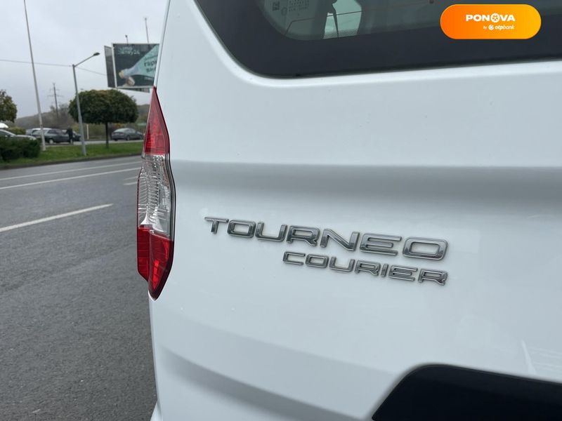 Ford Tourneo Courier, 2019, Бензин, 64 тис. км, Мінівен, Білий, Мукачево 11030 фото