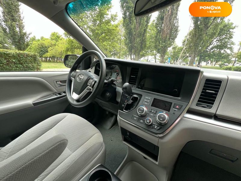 Toyota Sienna, 2017, Бензин, 3.46 л., 185 тис. км, Мінівен, Сірий, Миколаїв 106840 фото