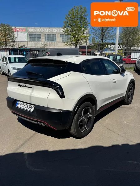 Alfa Romeo Junior, 2025 р., Гібрид (MHEV), 2 тис. км, Позашляховик / Кросовер, Білий, Київ AT-10416075 фото