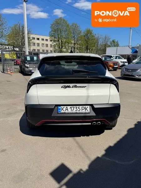 Alfa Romeo Junior, 2025 р., Гібрид (MHEV), 2 тис. км, Позашляховик / Кросовер, Білий, Київ AT-10416075 фото