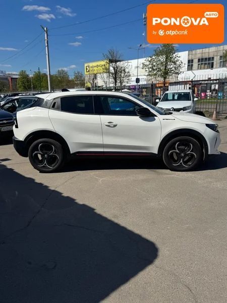 Alfa Romeo Junior, 2025 р., Гібрид (MHEV), 2 тис. км, Позашляховик / Кросовер, Білий, Київ AT-10416075 фото