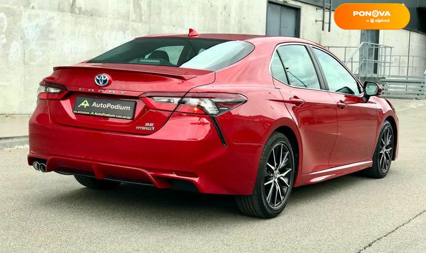 Toyota Camry, 2021, Гибрид (HEV), 2.49 л., 80 тыс. км, Седан, Красный, Киев 110913 фото