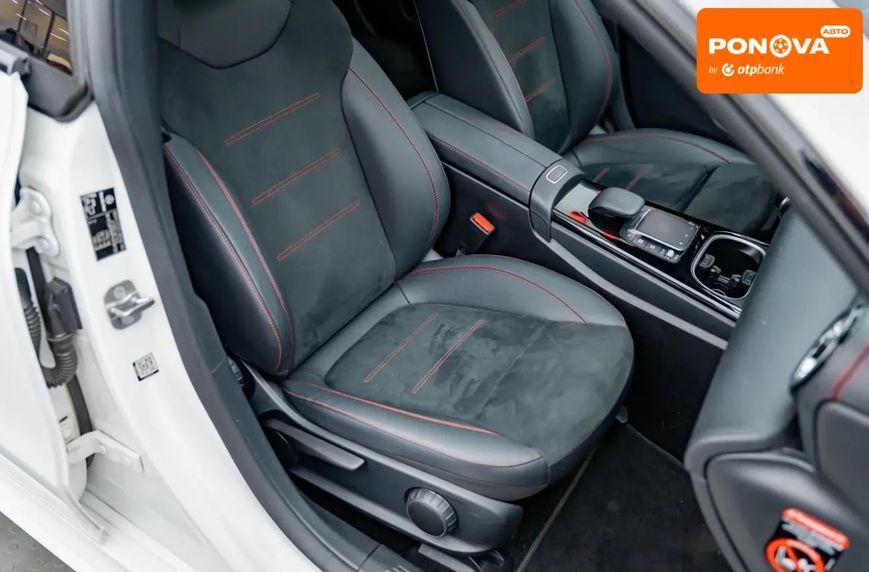 Mercedes-Benz CLA-Class, 2022 р., Бензин, 39 тис. км, Седан, Білий, Київ AT-10421589 фото
