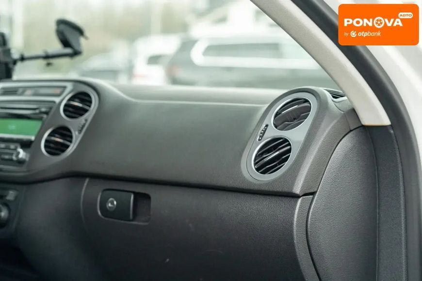 Volkswagen Tiguan, 2013 г., Бензин, 231 тыс. км, Внедорожник / Кроссовер, Белый, Черновцы AT-10413383 фото