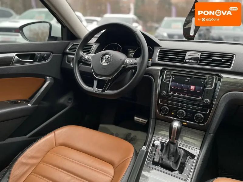Volkswagen Passat, 2017 г., Бензин, 119 тыс. км, Седан, Белый, Кривой Рог AT-10405040 фото