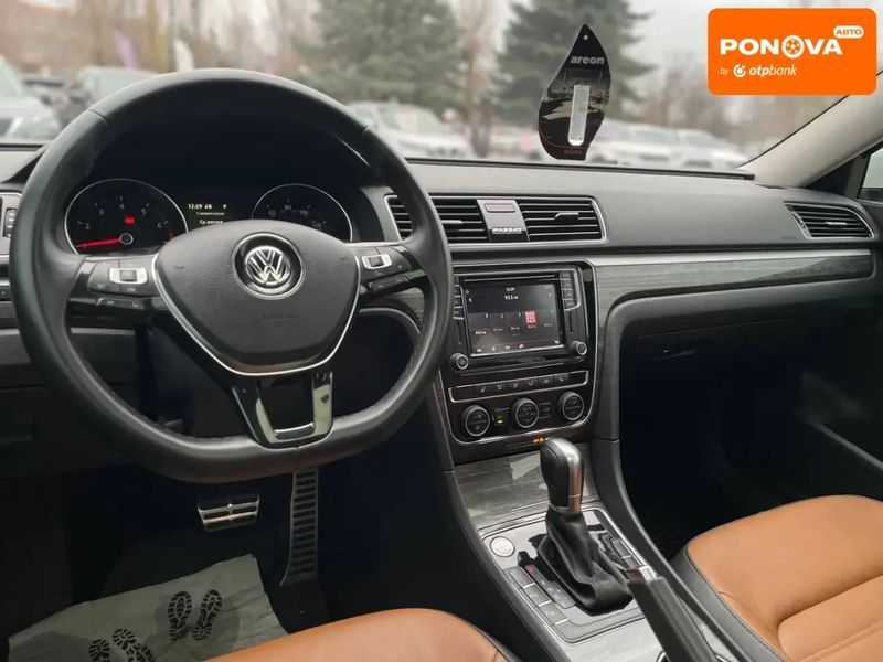 Volkswagen Passat, 2017 г., Бензин, 119 тыс. км, Седан, Белый, Кривой Рог AT-10405040 фото