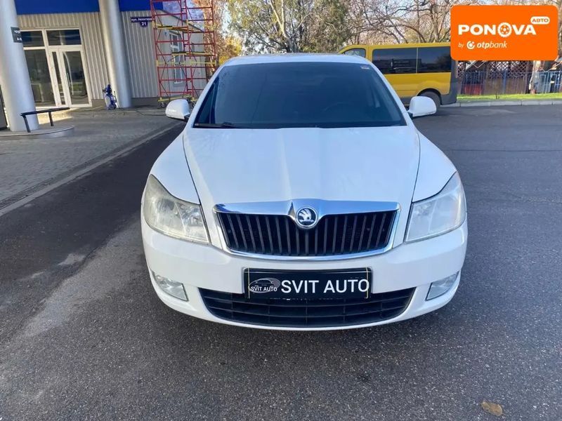 Skoda Octavia, 2011 г., Газ пропан-бутан / Бензин, 195 тыс. км, Лифтбек, Белый, Николаев AT-10404893 фото