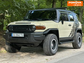 Toyota FJ Cruiser, 2010, Газ пропан-бутан / Бензин, 3.96 л., 217 тис. км, Позашляховик / Кросовер, Бежевий, Київ Cars-Pr-262027 фото