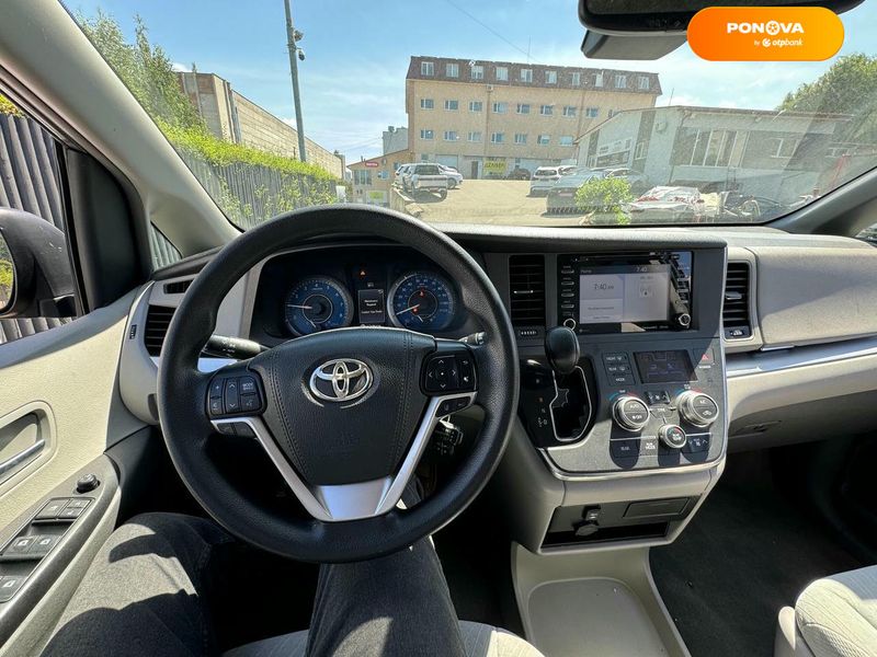 Toyota Sienna, 2018, Бензин, 3.46 л., 105 тис. км, Мінівен, Сірий, Луцьк 102587 фото