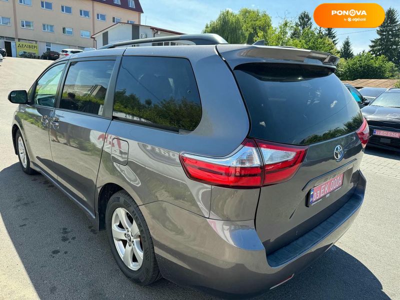 Toyota Sienna, 2018, Бензин, 3.46 л., 105 тис. км, Мінівен, Сірий, Луцьк 102587 фото