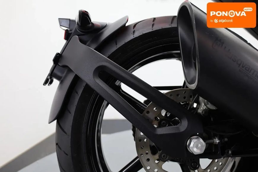 Husqvarna Vitpilen, 2018 р., Бензин, 19 тис. км, Мотоцикл Без обтікачів (Naked bike), Сірий, Гнівань AT-10428537 фото