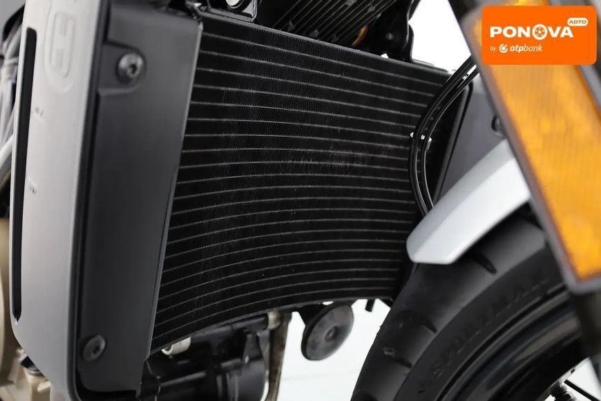 Husqvarna Vitpilen, 2018 р., Бензин, 19 тис. км, Мотоцикл Без обтікачів (Naked bike), Сірий, Гнівань AT-10428537 фото