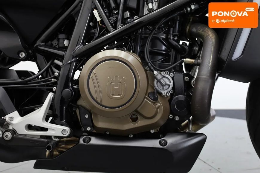 Husqvarna Vitpilen, 2018 р., Бензин, 19 тис. км, Мотоцикл Без обтікачів (Naked bike), Сірий, Гнівань AT-10428537 фото