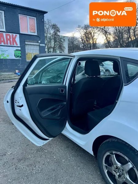 Ford Fiesta, 2016 р., Бензин, 112 тис. км, Хетчбек, Білий, Кам'янське (Дніпродзержинськ) AT-10406619 фото