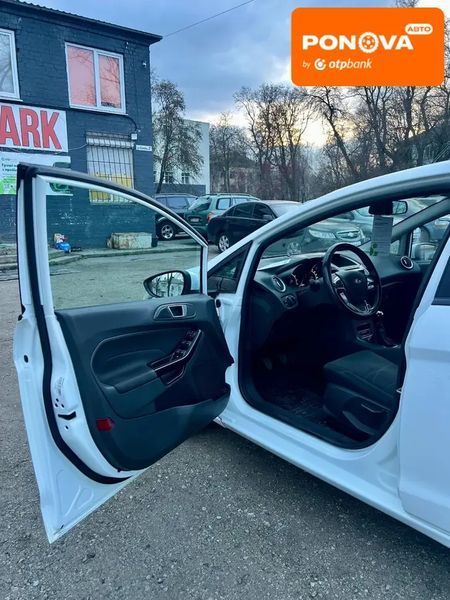 Ford Fiesta, 2016 р., Бензин, 112 тис. км, Хетчбек, Білий, Кам'янське (Дніпродзержинськ) AT-10406619 фото