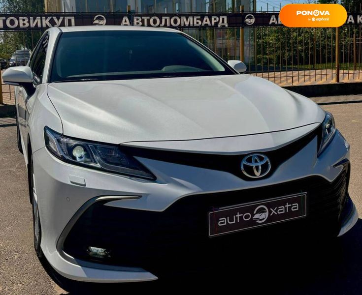 Toyota Camry, 2021, Бензин, 2.5 л., 25 тис. км, Седан, Білий, Миколаїв 45889 фото
