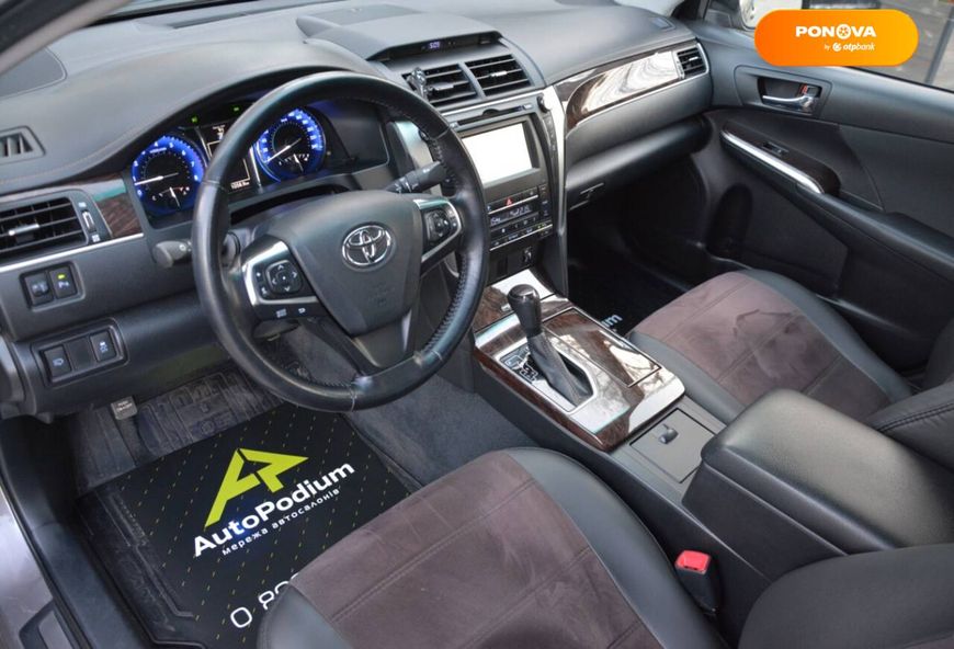 Toyota Camry, 2016, Бензин, 2.49 л., 194 тис. км, Седан, Сірий, Київ 33947 фото