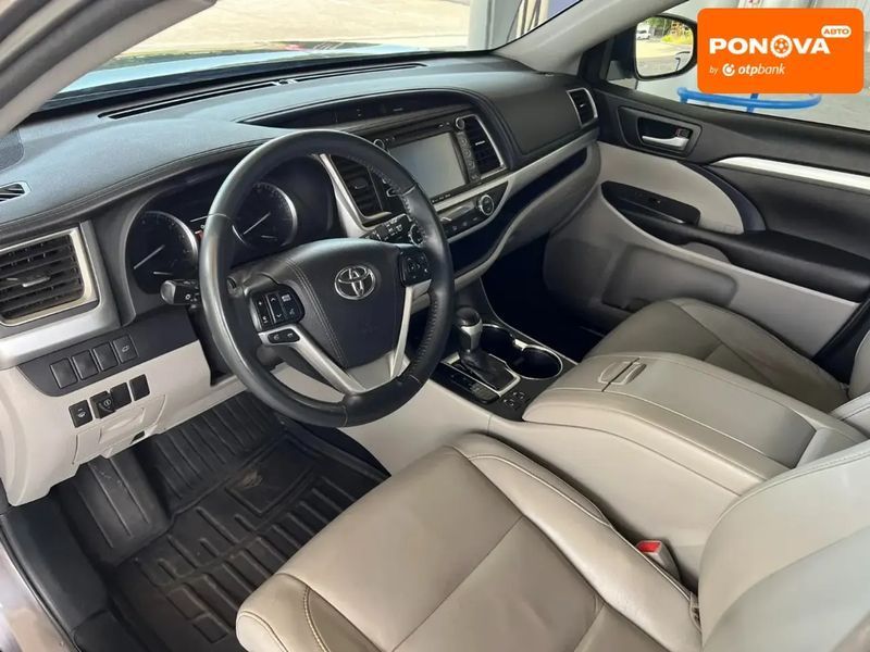 Toyota Highlander, 2016 г., Газ пропан-бутан / Бензин, 136 тыс. км, Внедорожник / Кроссовер, Серый, Николаев AT-10403308 фото