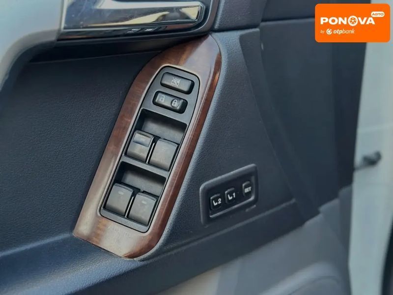 Toyota Land Cruiser Prado, 2010 г., Газ метан / Бензин, 220 тыс. км, Внедорожник / Кроссовер, Белый, Днепр (Днепропетровск) AT-10414911 фото