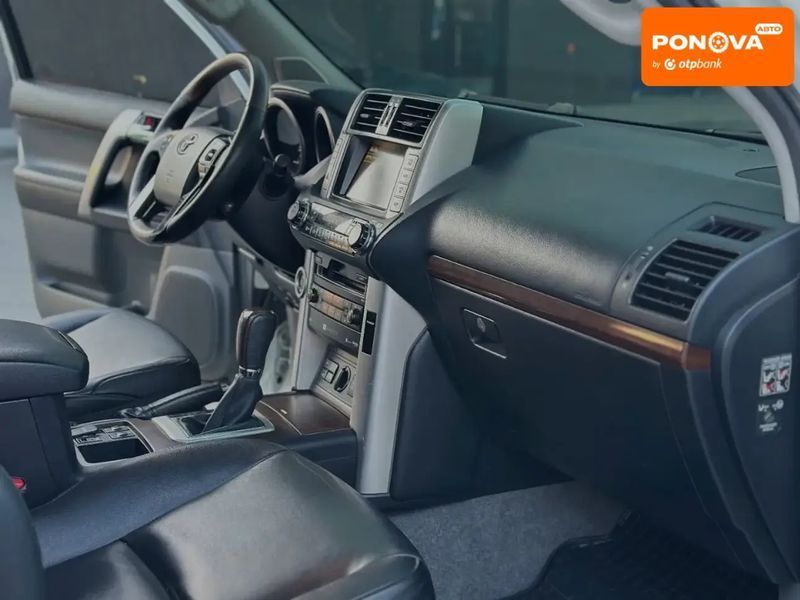 Toyota Land Cruiser Prado, 2010 г., Газ метан / Бензин, 220 тыс. км, Внедорожник / Кроссовер, Белый, Днепр (Днепропетровск) AT-10414911 фото